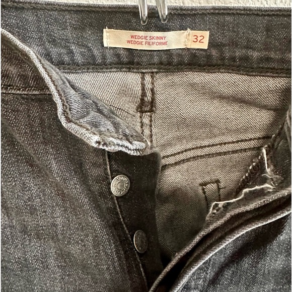 NWT • Levi’s • Wedgie Skinny Jeans - Picture 2 of 4